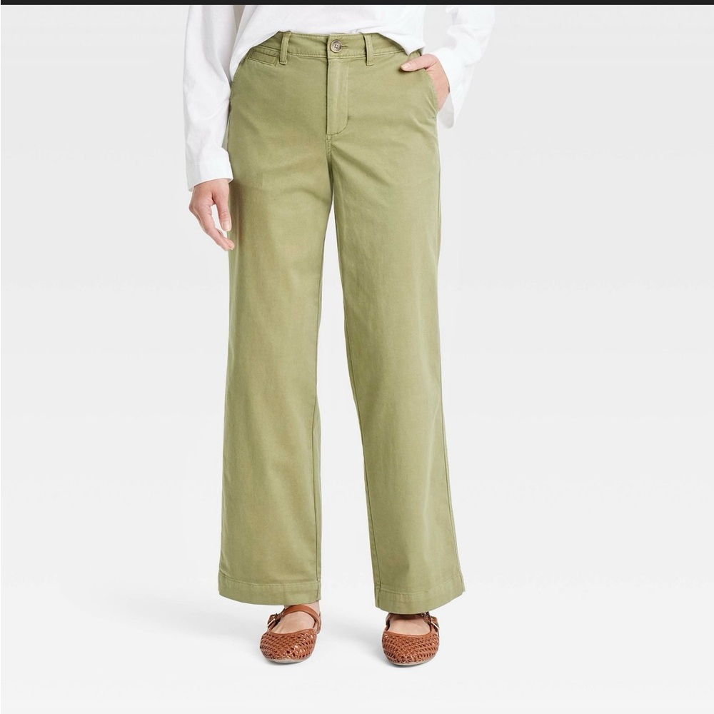 Universal Threads twill blend chinos 2 pairs 1 olive 1 tan Size 6 long
NWOT